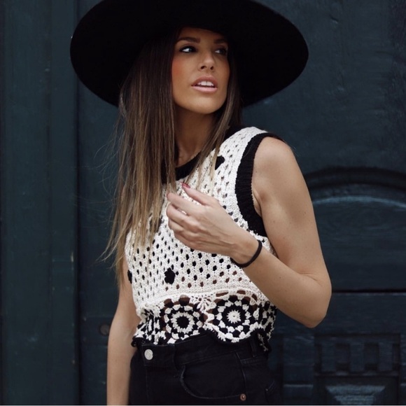 Zara Floral Crochet Crop Top in Ecru and Black - Picture 5 of 10